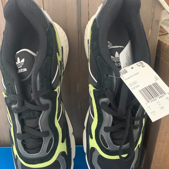 NWT Adidas Temper Run Black Glow Size 11.5 F97209 - Picture 6 of 13